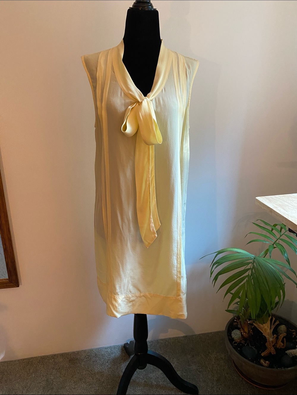 3 for 15$! Sleeveless Bow-Tie 100% Silk Shift Dress in Pale Butter Yellow.